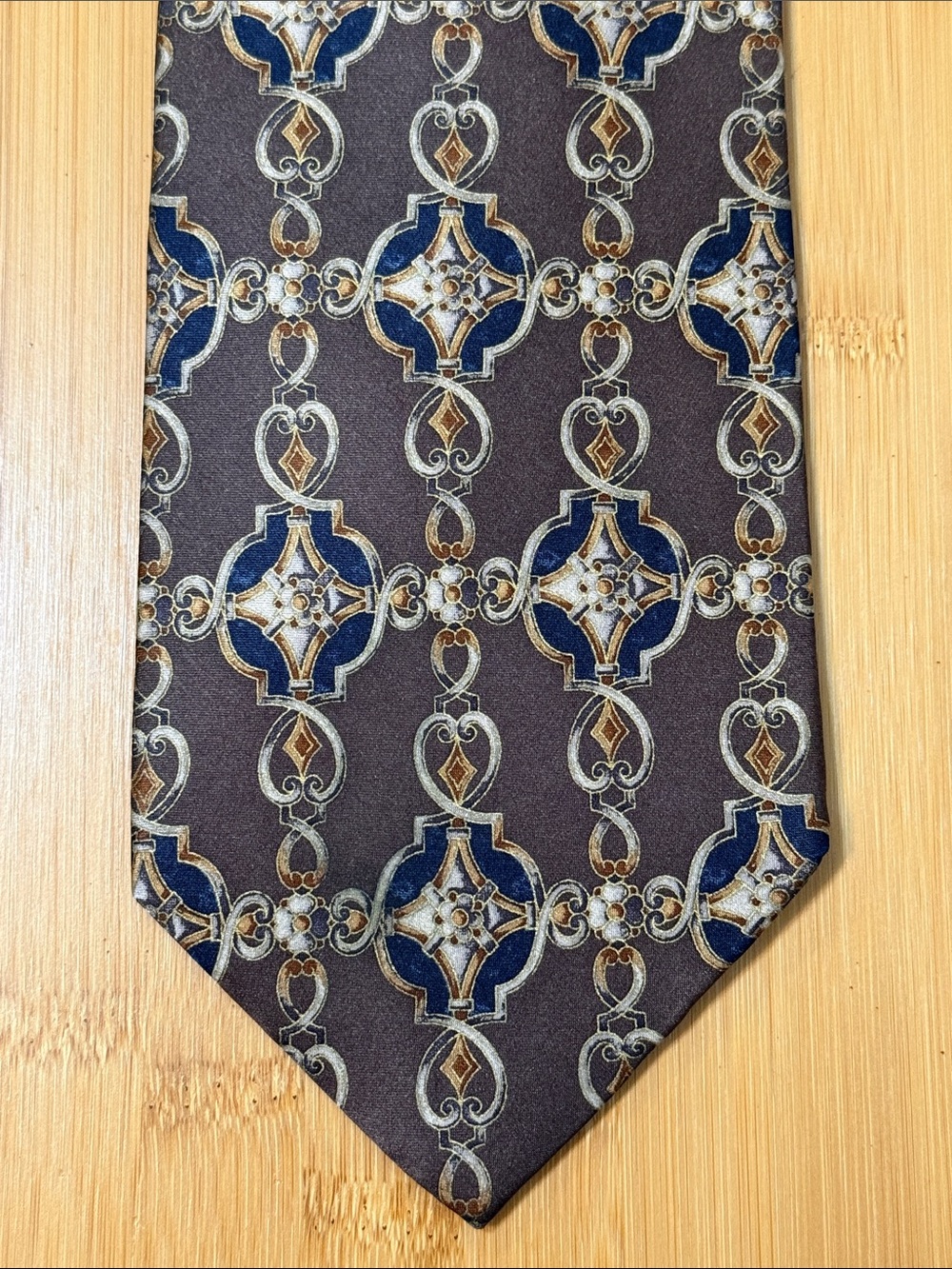 Bill Blass Men's 100% Silk Tie Brown Black Gold Medallion Classic 3.75” Wide